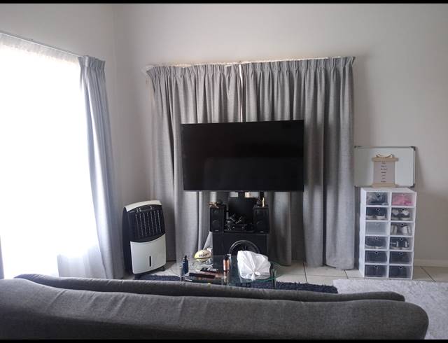 1 BEDROOM SECTIONAL TITLE FOR SALE IN LILIANTON